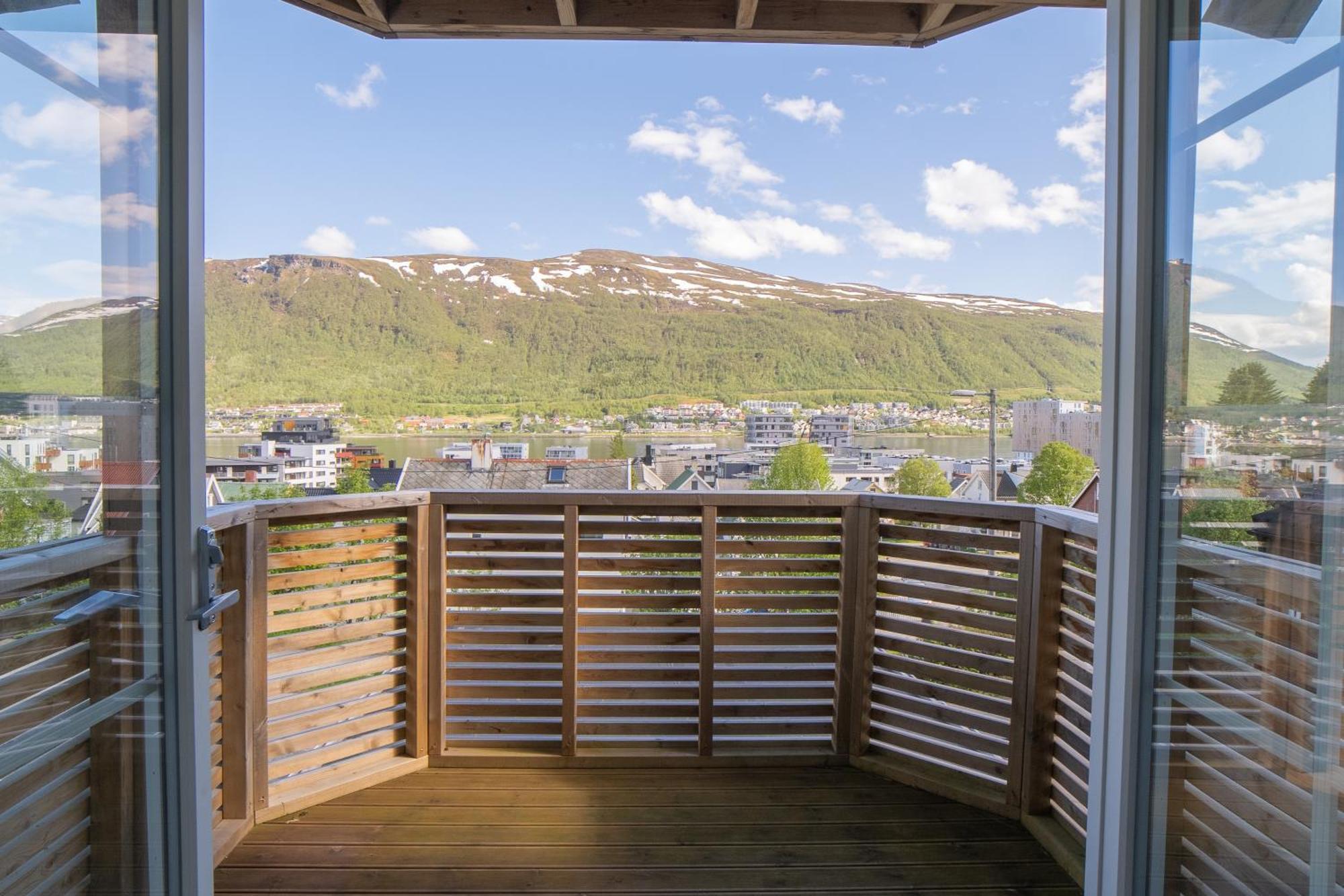 Modern House With Great View! Daire Tromsø Dış mekan fotoğraf