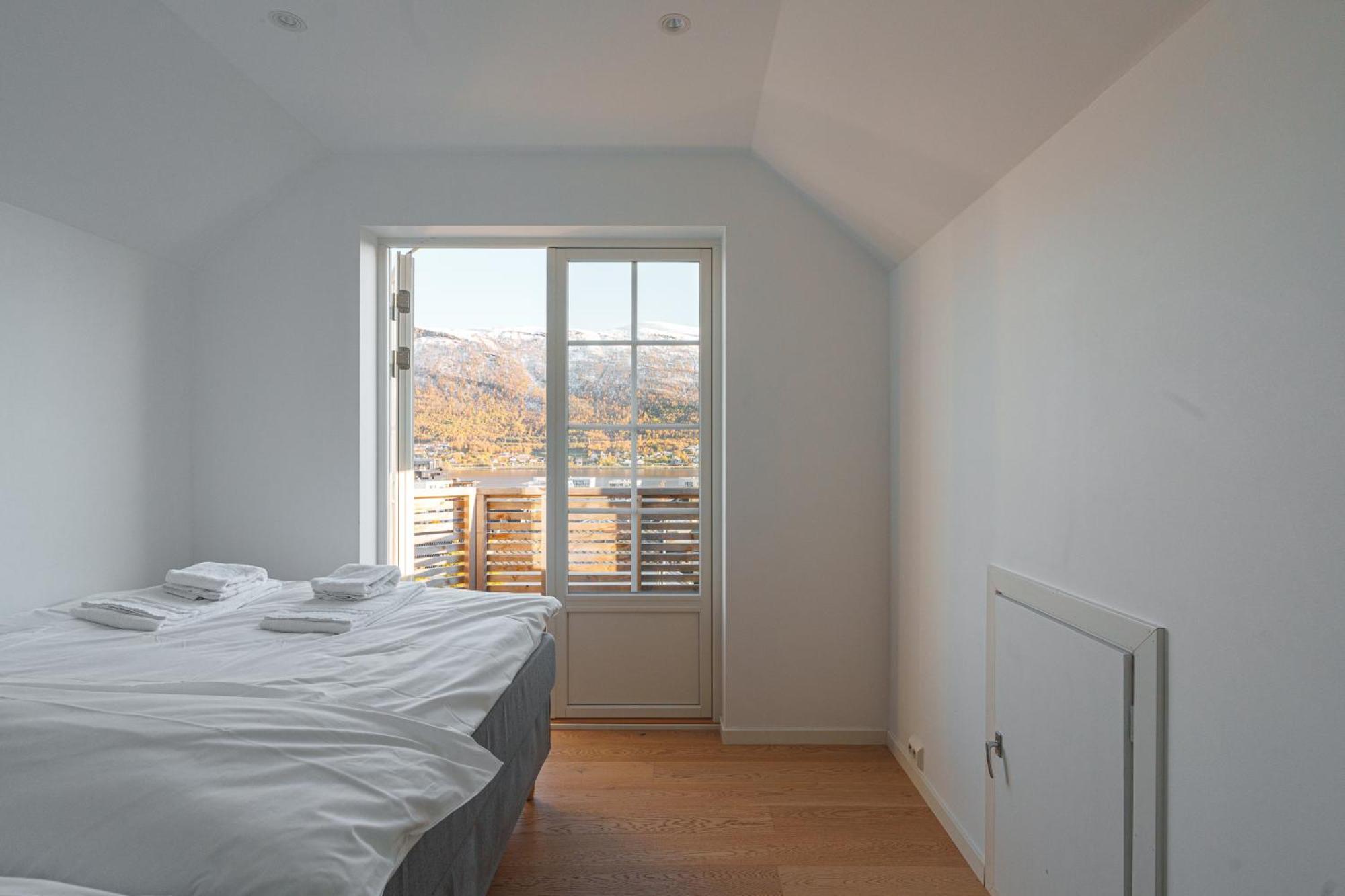 Modern House With Great View! Daire Tromsø Dış mekan fotoğraf